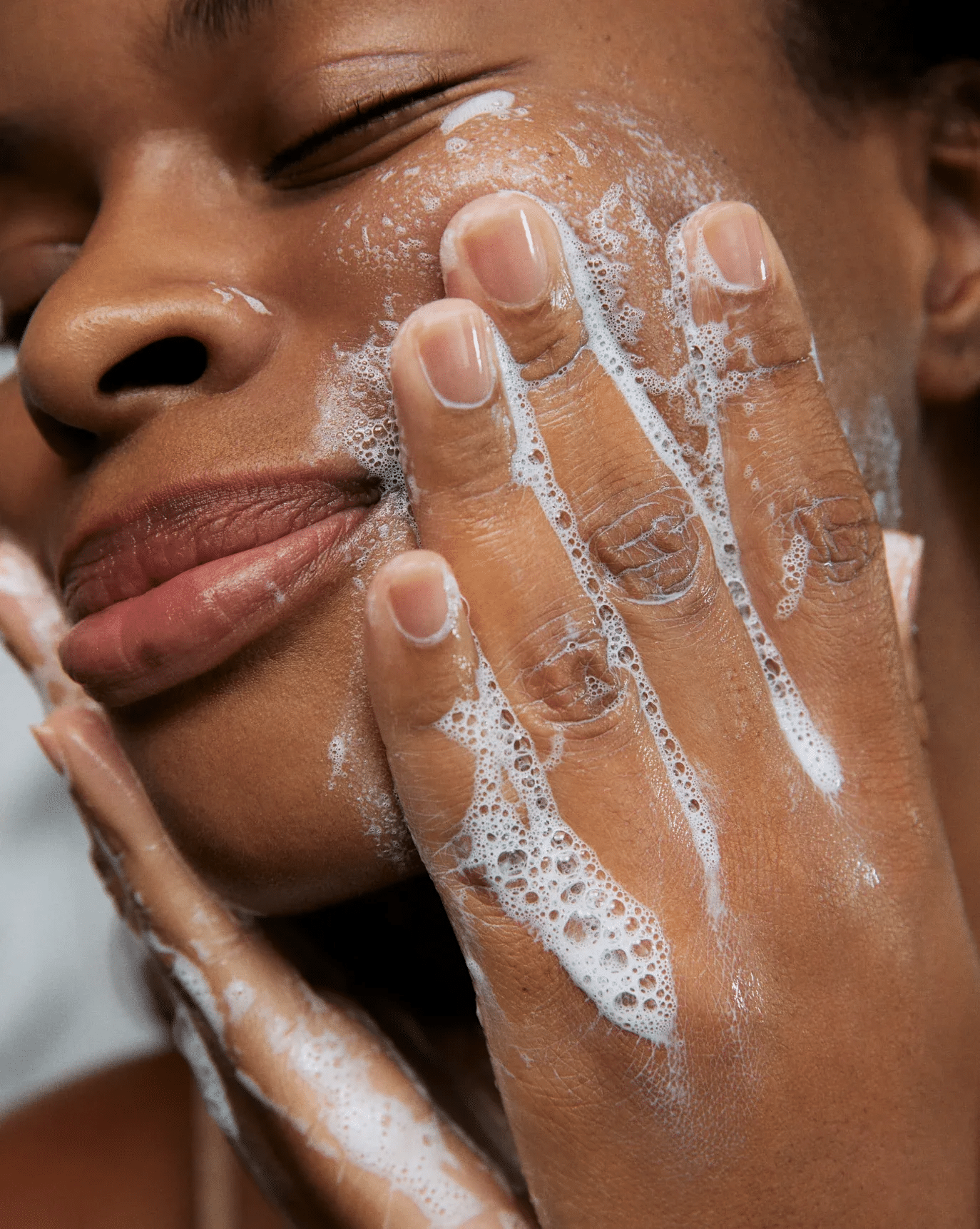 Glossier Milky Jelly Cleansing Bar - Temizleyici Bar - My Suti